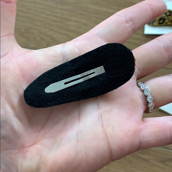 💕x2HP💕Leopard Beaded hair clip - Picture 5 of 6